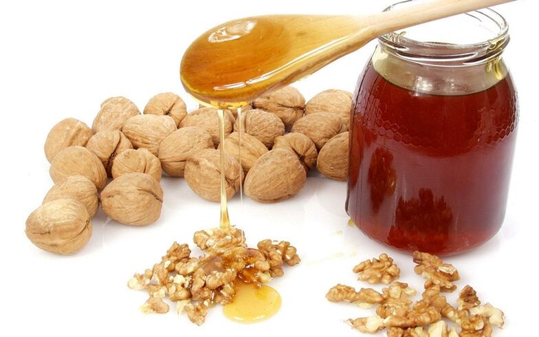 Walnuts with honey - a simple, delicious dish that helps cure impotence